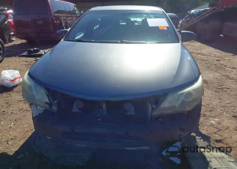 2014 Toyota Camry Se z USA, uszkodzony, nr VIN 4T1BF1FK8EU356309